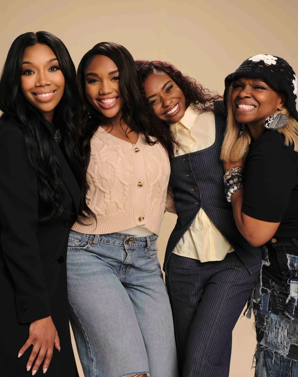 Tune In TONIGHT, Saturday, November 29th, 8/7c for the <a href="/lifetimetv/">Lifetime</a> premiere of #ChristmasEveryday!🎄