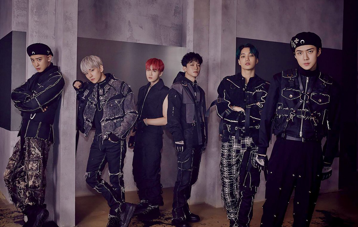 Lu_exo82's tweet image. Wait، hold on!! There’s a new Chinese BL drama called &quot;To My Shore&quot; and in the new ep when they go to the gay bar… is that an EXO photo up there?? 😭