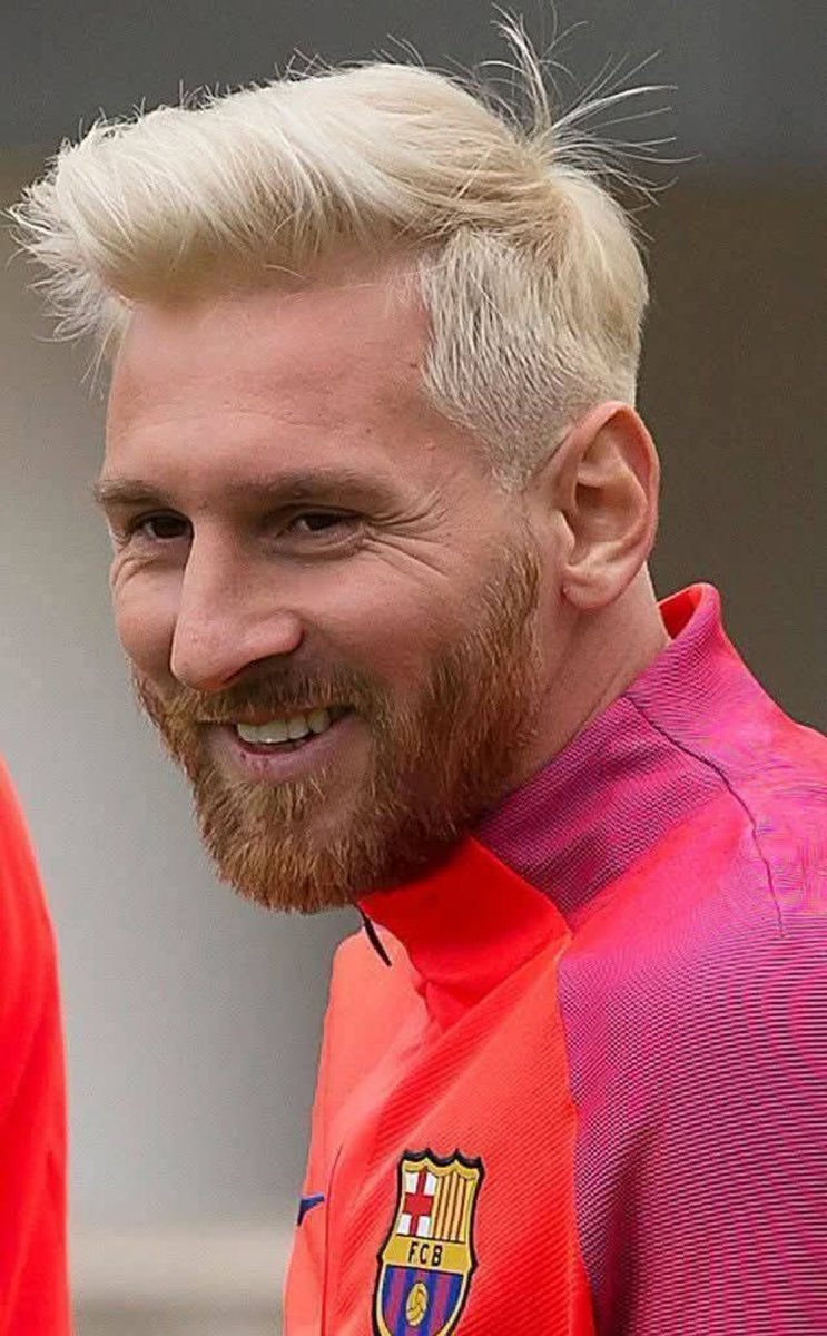 OutMessi_'s tweet photo. 📊 Si el Balón de Oro entre 2008 y 2023 se hubiera dado solo por goles + asistencias, la lista sería así:

▫️ 2008: Cristiano Ronaldo
▫️ 2009: Lionel Messi
▫️ 2010: Lionel Messi
▫️ 2011: Lionel Messi
▫️ 2012: Lionel Messi (¡113 participaciones de gol! 😮‍💨)
▫️ 2013: Cristiano Ronaldo
▫️ 2014: Cristiano Ronaldo
▫️ 2015: Lionel Messi
▫️ 2016: Lionel Messi
▫️ 2017: Lionel Messi
▫️ 2018: Lionel Messi
▫️ 2019: Lionel Messi
▫️ 2020: Lionel Messi
▫️ 2021: Robert Lewandowski
▫️ 2022: Karim Benzema
▫️ 2023: Lionel Messi

🔟 Messi tendría 11 Balones de Oro solo por estadísticas.
🥈 Cristiano Ronaldo: 3
⚽ Lewandowski y Benzema: 1 cada uno

👉 Dato: Messi habría ganado 7 seguidos entre 2015 y 2023

Una dominación no solo técnica… sino estadística también. 

💥🐐🐐🔵🔴