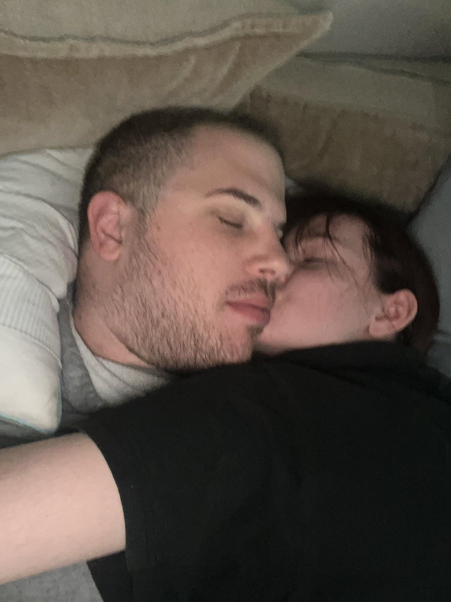 unwisewhiteboy's tweet image. Lets just say, 
she went black and STILL came back 💪

Im so happy