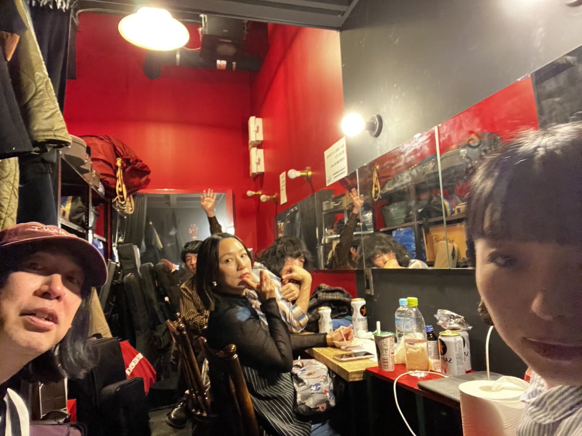 soygirl79's tweet image. ニューサンナイで出来てほんと嬉しかった！観に来てよし出演してよしニューサンナイ！いい場所だーーー

2025/11/29
The Broken TV セトリ

Yes New York
London Rolling
ゆらり〜オバケだよの巻〜
雲の上
麻雀の唄
Frenchlab
こだまの町
Soy Boy
プアンコンタイ