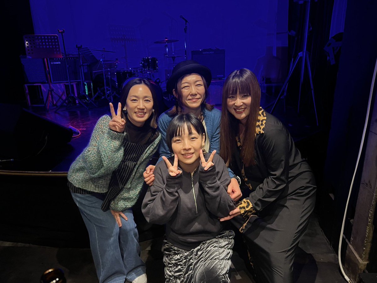 soygirl79's tweet image. ニューサンナイで出来てほんと嬉しかった！観に来てよし出演してよしニューサンナイ！いい場所だーーー

2025/11/29
The Broken TV セトリ

Yes New York
London Rolling
ゆらり〜オバケだよの巻〜
雲の上
麻雀の唄
Frenchlab
こだまの町
Soy Boy
プアンコンタイ