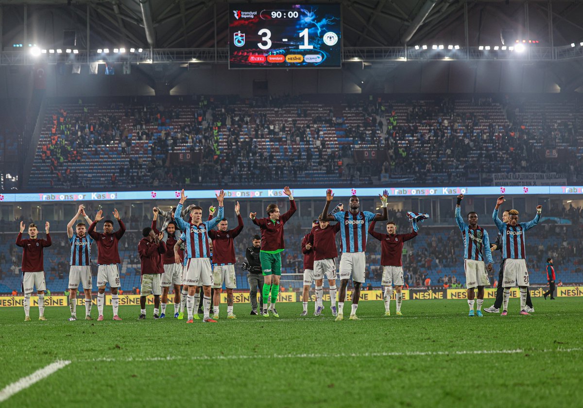 “Yıllardan sonra, yollardan sonra.

Şarkılar söylüyor çocuklar!”