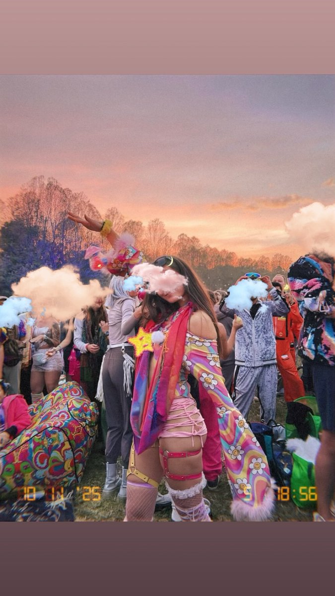 Just one month!!! till I can wear my favorite one of a kind outfits and frolic at a fest surrounded by the coolest people and my favorite music ✩