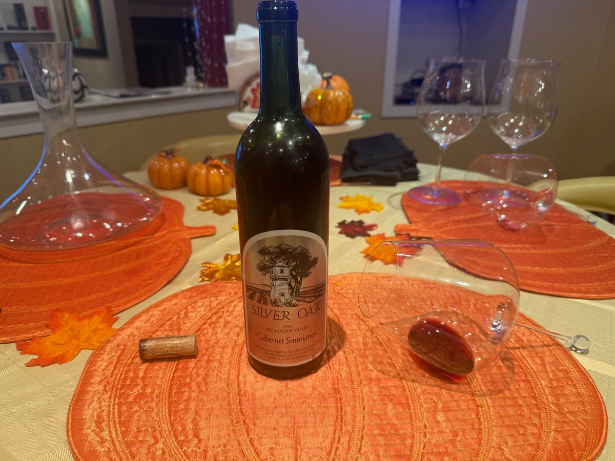 garyschoch's tweet image. Great way to spend day after Thanksgiving with our own home cooked Prime Rib dinner &amp;amp; a 34 year old Napa Cab @SilverOak  - just amazing structure, properly stored from winery - after 1 hour it was just perfect - it's just a total different experience when they get to this age.
