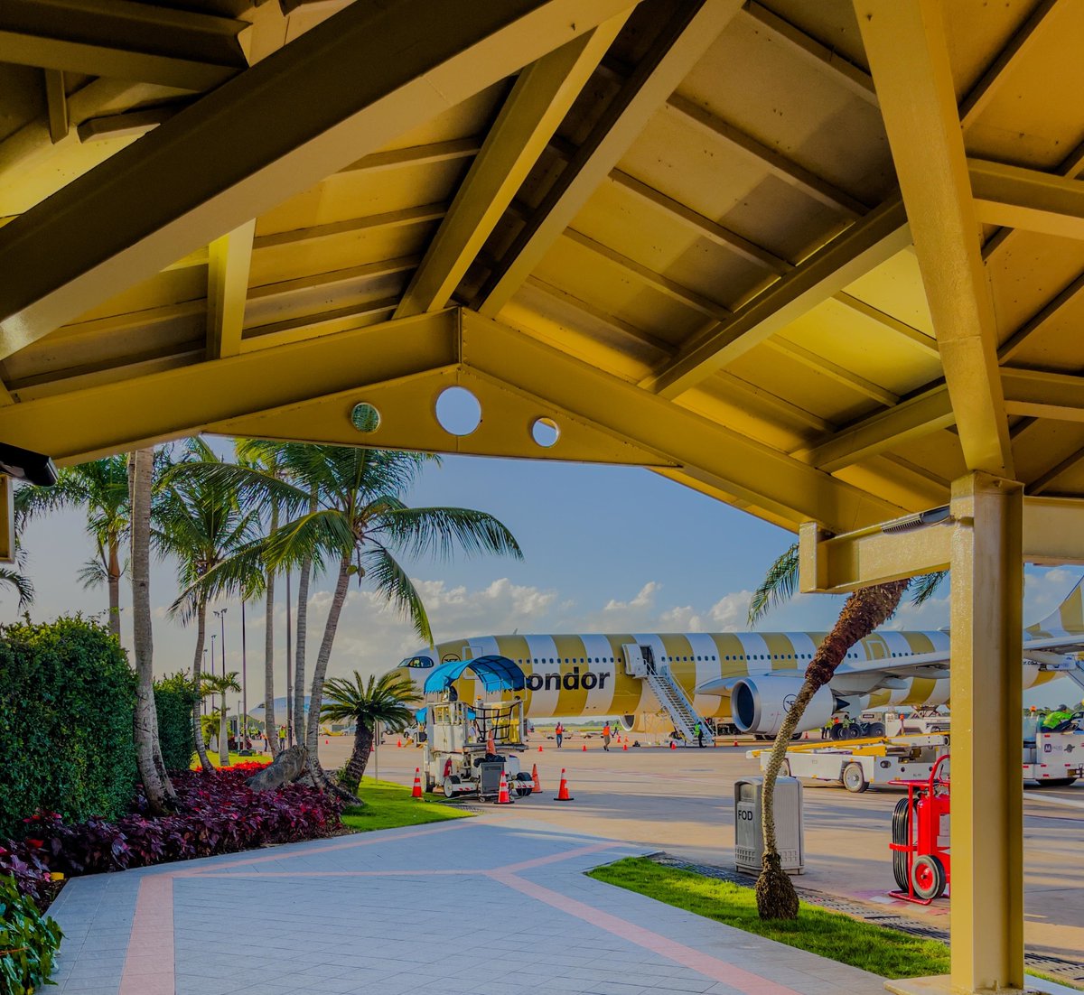 LaRomanaAirport's tweet photo. This Saturday with special guests visit arriving✈️ with for #AIDAblu cruise ship’s🛳️ turnaround operation! We wish all guests &amp; crew to have a memorable cruise by the #Caribbean and we extend our heartfelt gratitude for choosing us as your Caribbean home! 🌴☀️ https://t.co/nm3TP7JyxK
