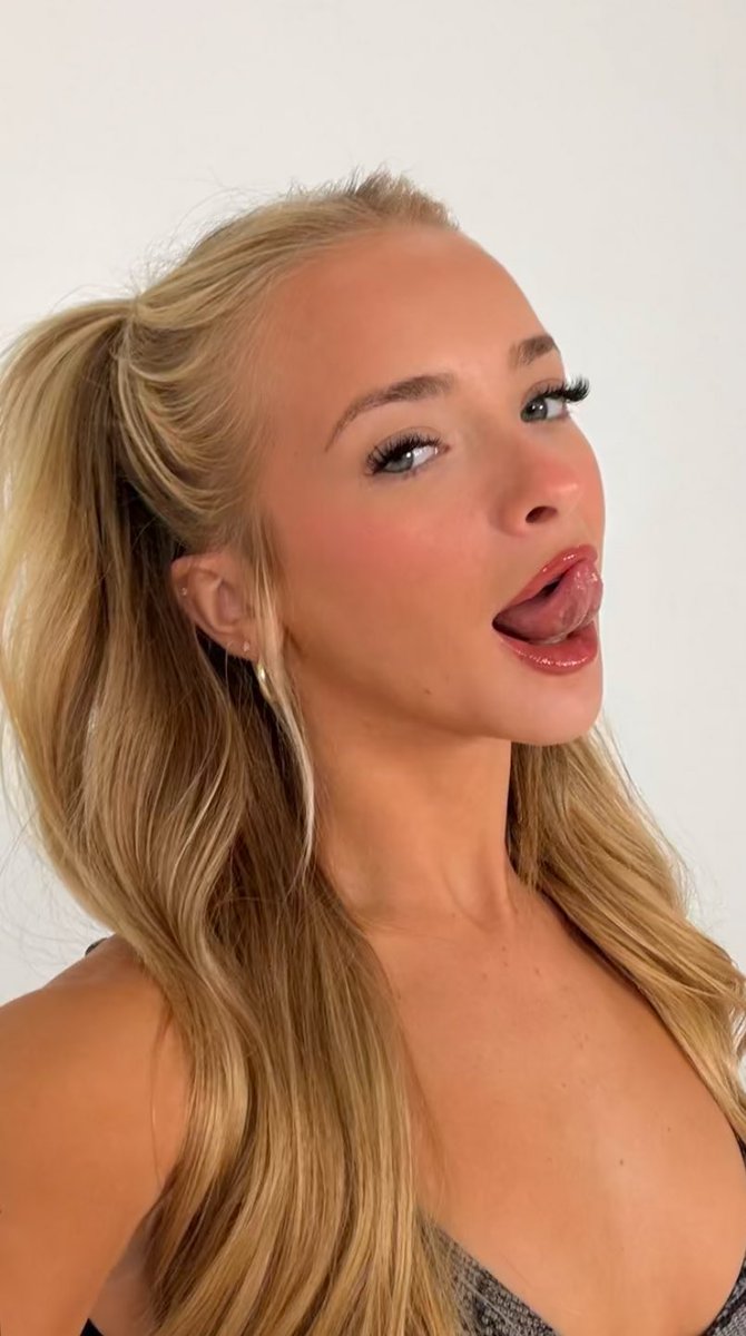 Juliasecretx's tweet photo. 😜😝 https://t.co/4iJirN8KLW