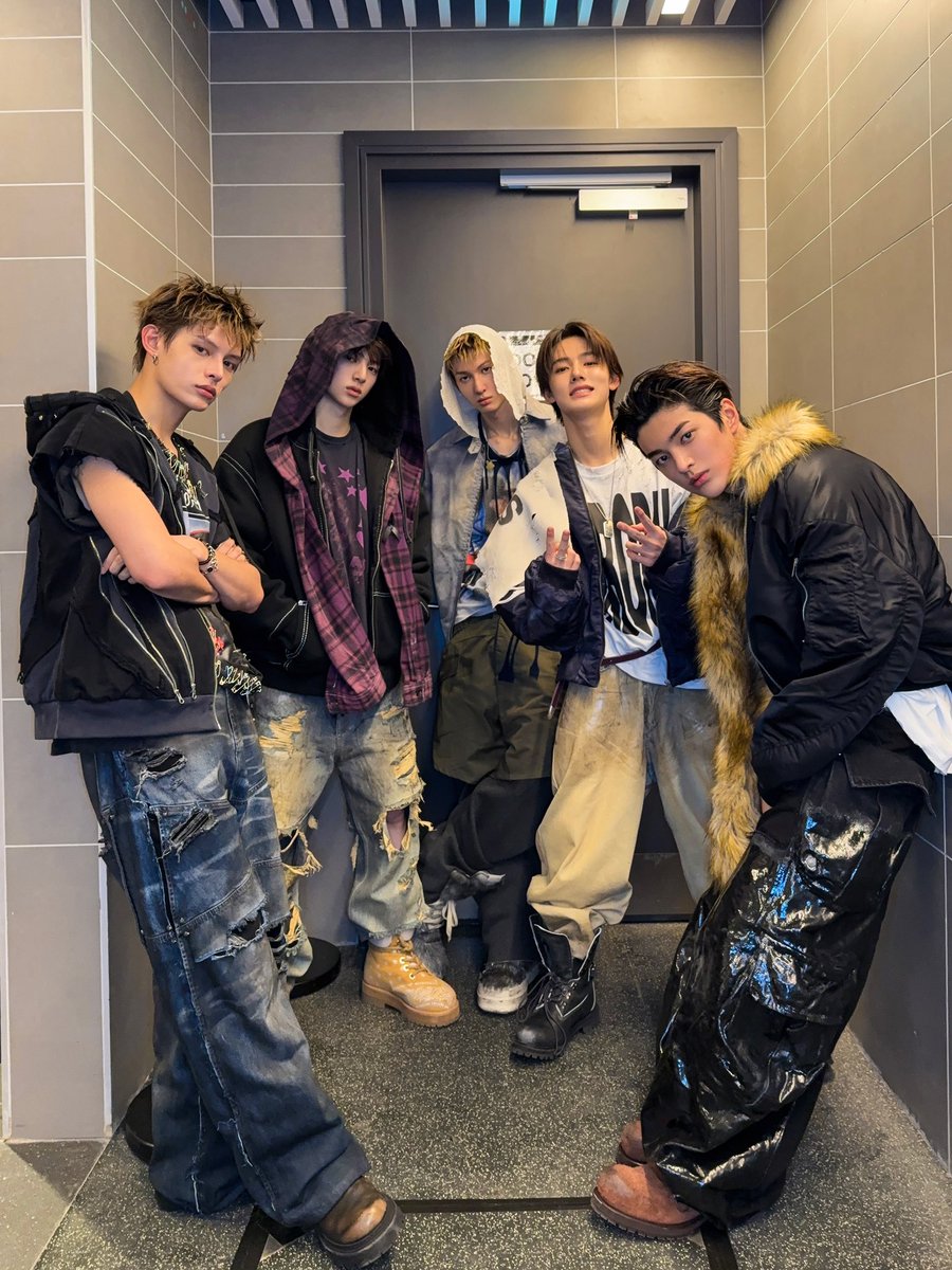 ydwards's tweet image. 𝘽𝙀𝙎𝙏 𝙤𝙛 𝙩𝙝𝙚 𝘽𝙀𝙎𝙏, 𝙩𝙝𝙖𝙣𝙠𝙮𝙤𝙪 𝘾𝙊𝙀𝙍.