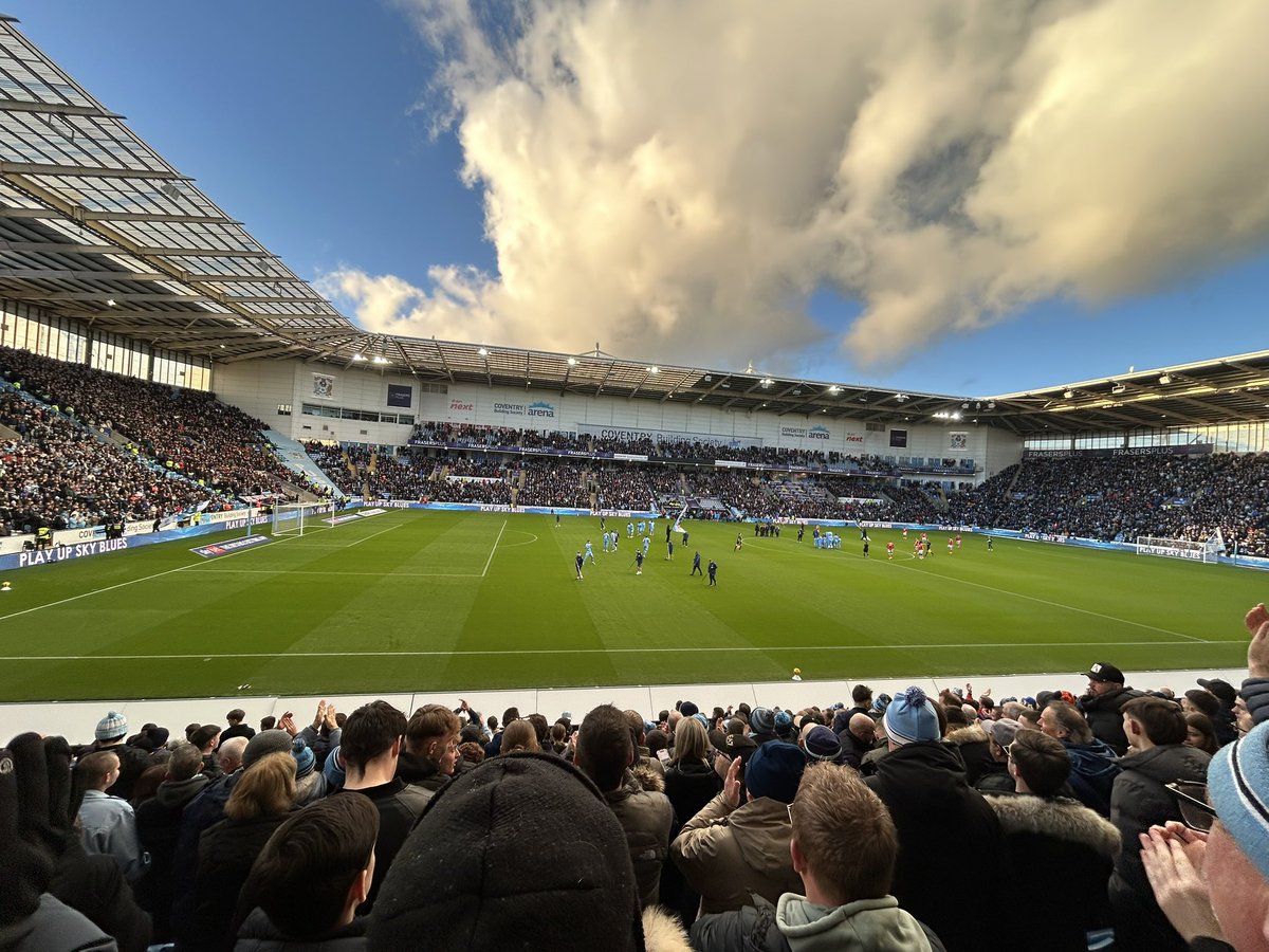 Some day today, few pints in Finn Bars before the game, ended up in corporate and casino after the game and met some class people although a lady in a Zoe’s place top said “are you David Collins from twitter?” I said yes and she said “you’re an arsehole” rather rude x #PUSB