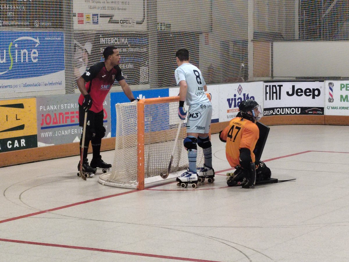 🏑 #OKPLATA Sud Jornada 7. Minut 22 <a href="/CPVilafranca/">Club Patí Vilafranca</a> 1 <a href="/okcevendrell/">Club d’Esports Vendrell</a> 1
Empata Aldo Velasco pels visitants