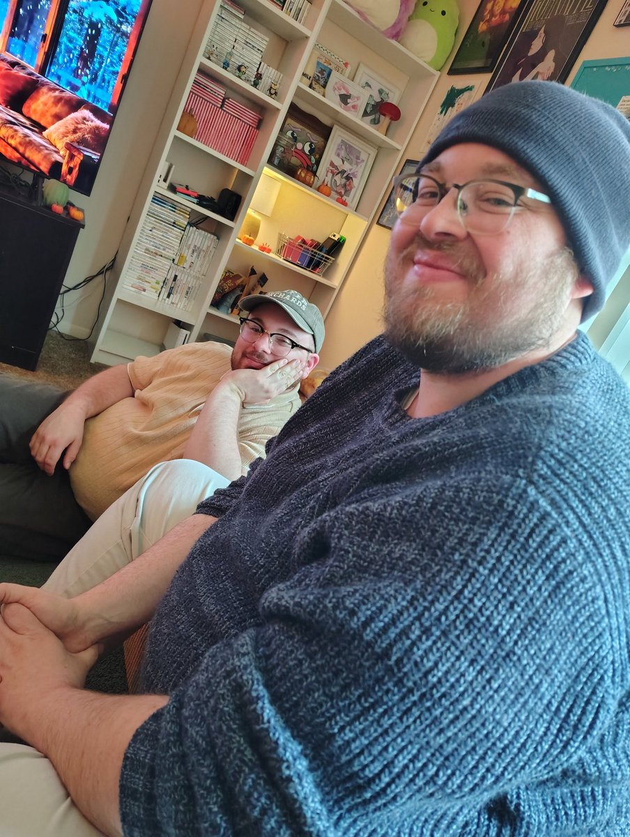 DeejHoneyDrop's tweet image. Food and family ;) #Thanksgiving2025 #gametime #firstwave