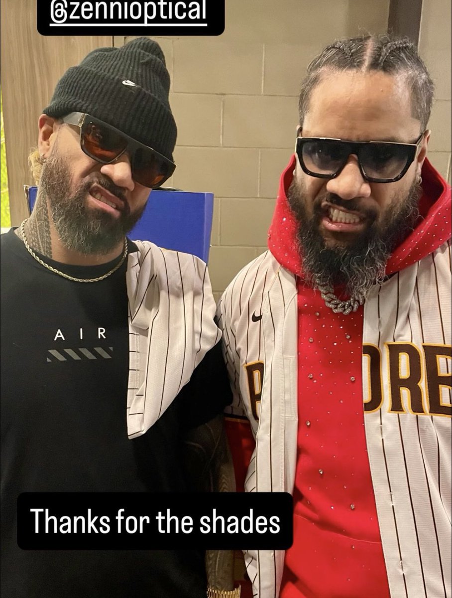 punksyeet's tweet image. HOLD THE FUCKING PHONE