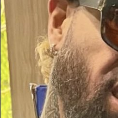 punksyeet's tweet image. HOLD THE FUCKING PHONE