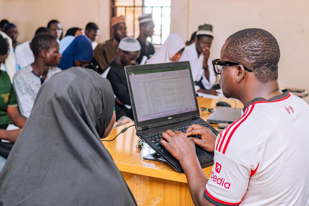 RealMallamSaliu's tweet image. I’m pleased to announce the commencement of tuition fee payments for 300 indigent students under my Full University Scholarship Programme for this academic year.

This annual initiative, launched last year with 200 beneficiaries, reflects my unwavering commitment to empowering…