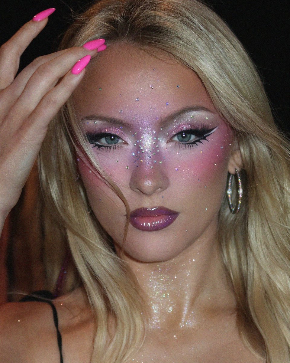 sophiasinotx's tweet image. me 🤝🏼 stage glam @zaralarsson ✨