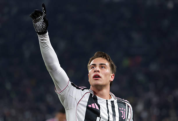 📊 " يوفنتوس يعتمد بالكامل على #يلديز : ففي الانتصارات ال8 هذا الموسم ، كان اللاعب التركي حاسمًا في 6 منها . وعندما لا يسجّل هدفًا أو يصنعه ، يتعادل او يخسر اليوفي . فقط مباراتين كانت من دون مساهمة ليلدز :ضد جنوى (1-0 لعب 90 دقيقة) وضد كريمونيزي (غاب بسبب مشاكل بدنية) " ..