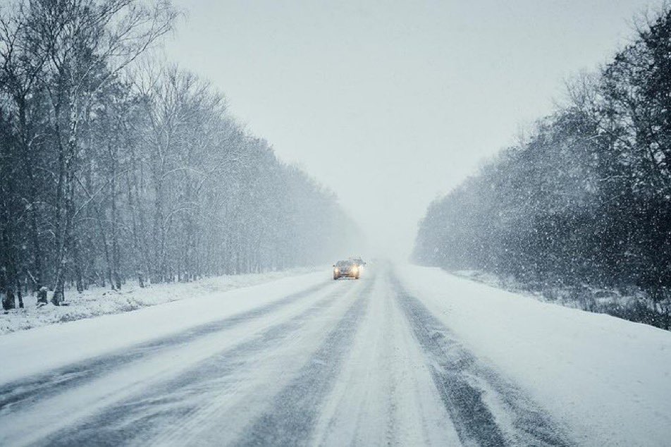 IowaChill's tweet image. In Iowa we like to play a game of “am I still on the road”