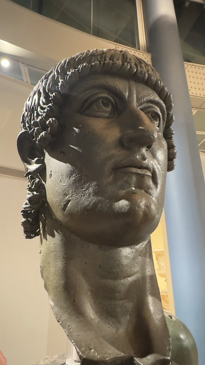 Maceaster's tweet image. #SentiCheNotte @ZetemaCultura 

Notte di musica e musei a #Roma