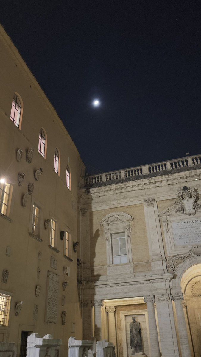 Maceaster's tweet image. #SentiCheNotte @ZetemaCultura 

Notte di musica e musei a #Roma