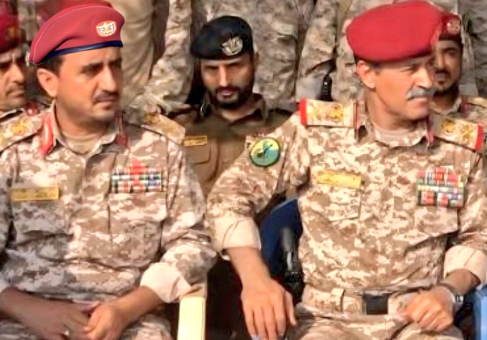 #هام 
وزير الدفاع اللواء الركن محمد ناصر العاطفي
 ورئيس هيئة الأركان العامة اللواء الركن يوسف المداني 🔥 

جميع وحداتنا العسكرية وقواتنا البرية والبحرية والجوية والدفاع الجوي وقوتنا الصاروخية وطيراننا المسير تقف في أعلى درجات الاستعداد والجاهزية متسلحة بالإيمان ومتوكلة على الله
