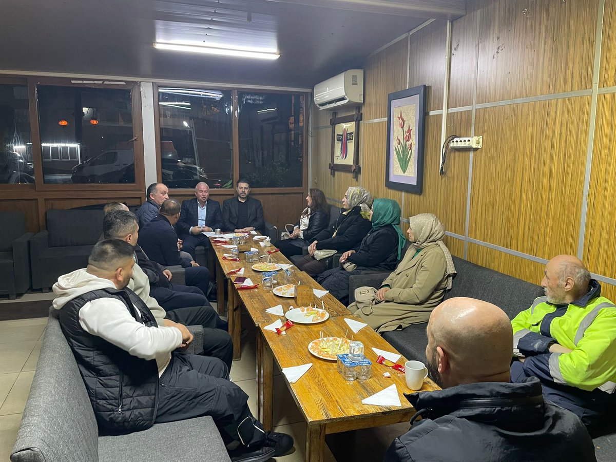 📍Karagümrük Mahallesi

Mahallemizin Olağan Yönetim Kurulu Toplantısını, Mahalle başkanımız Ali Osman Ak başkanlığında, Sorumlu İlçe Yönetim Kurulu Üyemiz Ahmet Çalbay’ın katılımıyla gerçekleştirdik.

Teşkilatımızın daha güçlü bir şekilde çalışmalarını sürdürmesi için mahalle