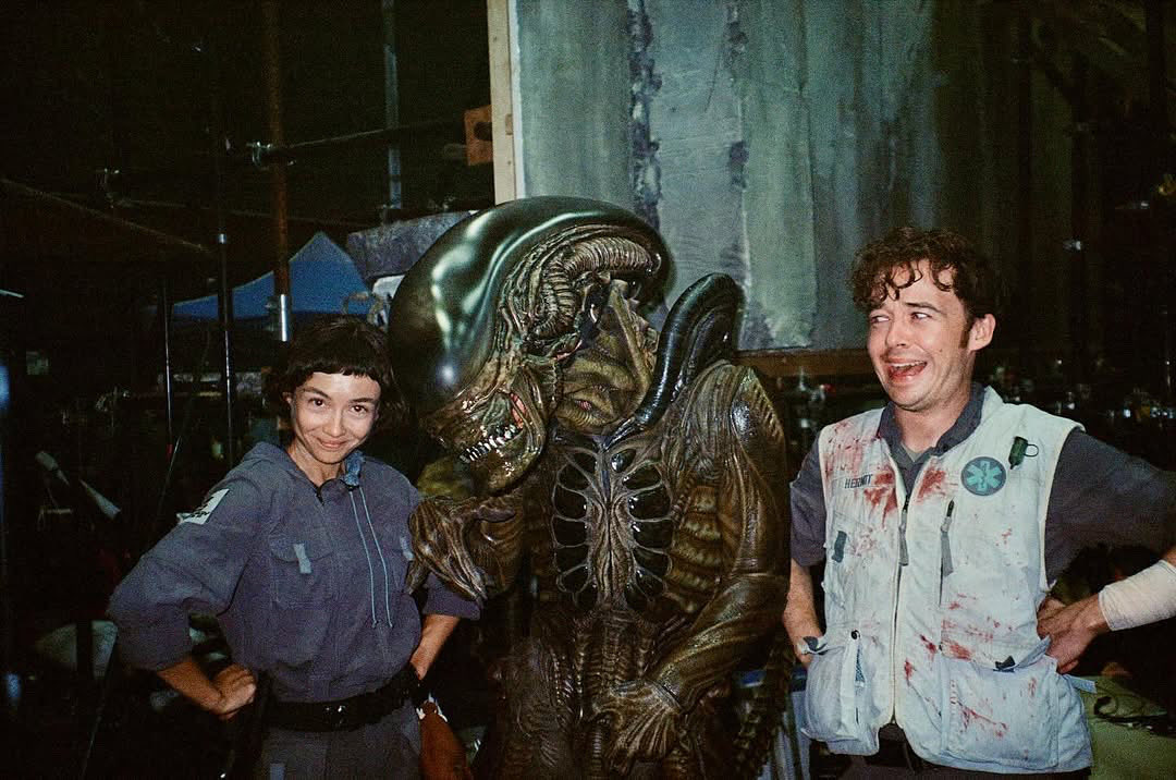 these types of behind the scenes photos >>
#StrangerThings5