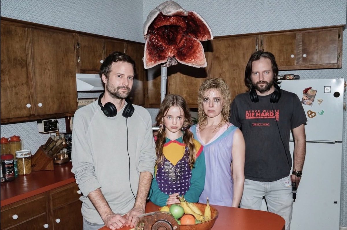 oliycsart's tweet photo. these types of behind the scenes photos >>
#StrangerThings5 https://t.co/5n76qgv6S4