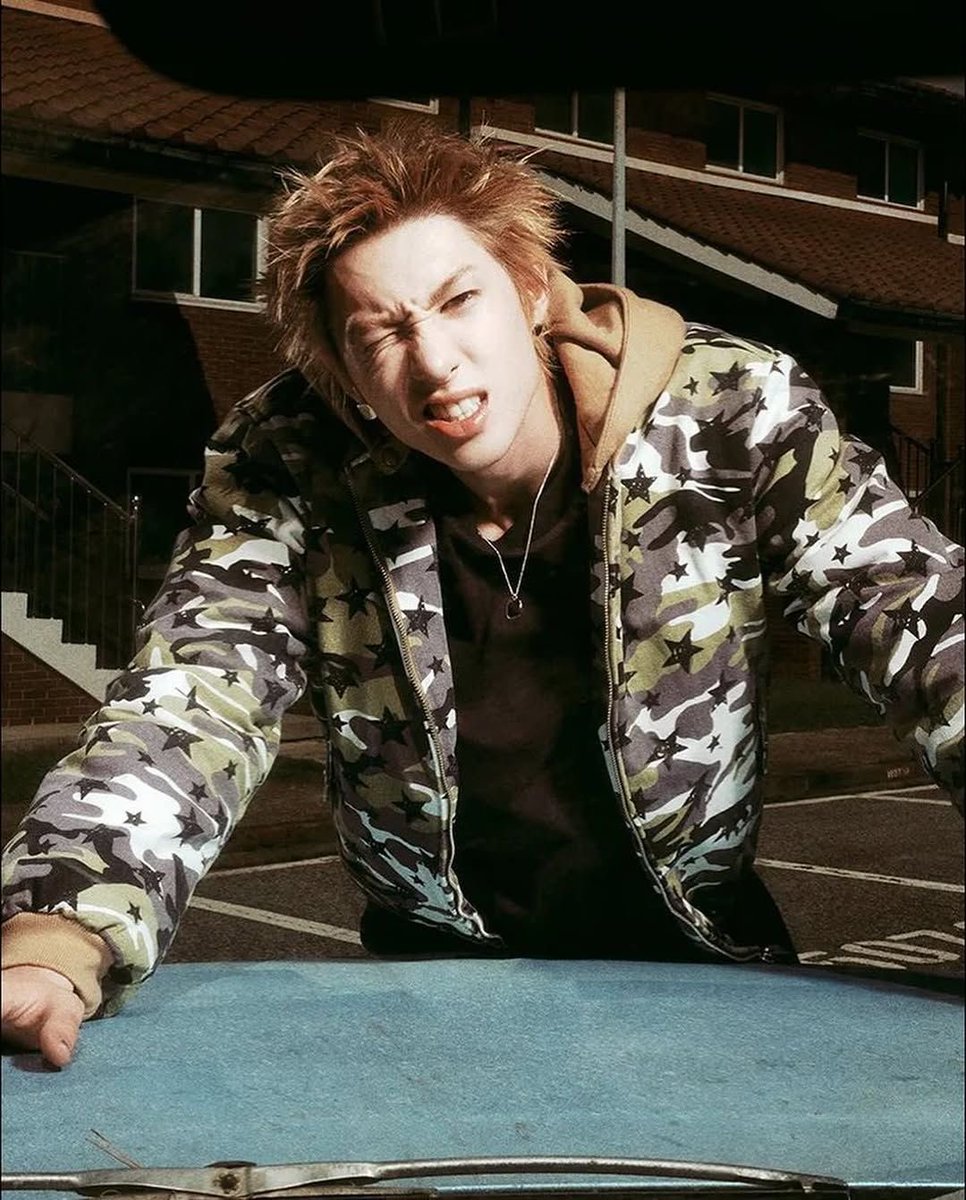 kirbyforkoo's tweet image. hobi yoongi and namjoon actually made 3way mpreg possible when they birthed martin