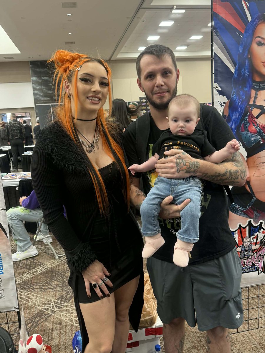 CDennis236's tweet photo. Me and Sienna finally got to meet one of our favorite wrestlers! She also liked Siennas little Priscilla onesie! @HellsFavoritePK Super happy to share all these adventures with her!
#wrestlecade2025 #wrestlecade #hellsfavorite https://t.co/1bxy7lOn1T