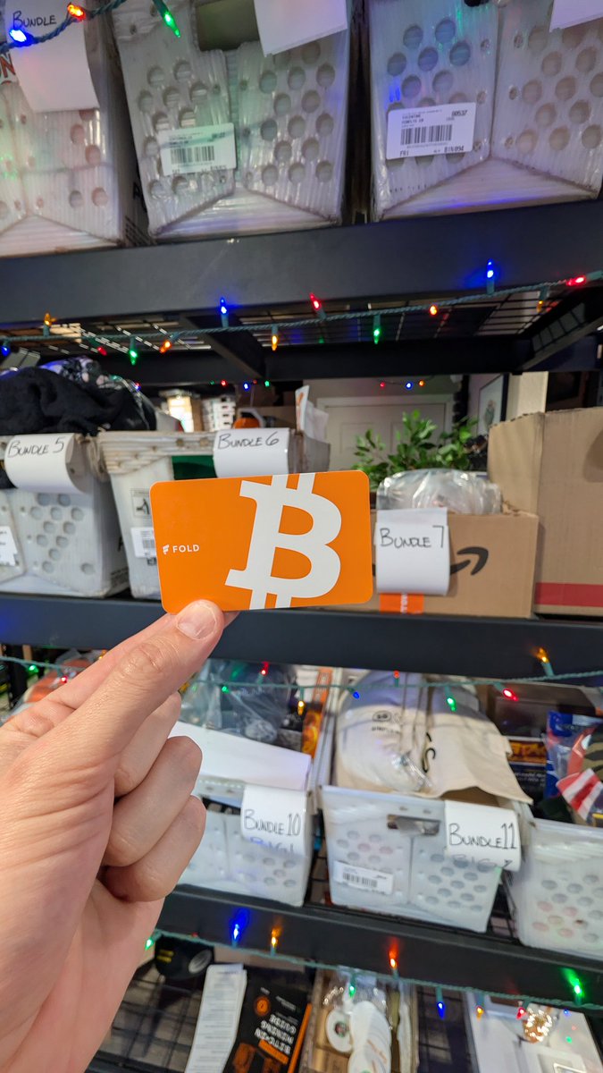CryptoCloaks's tweet image. If you haven&apos;t noticed yet, every bundle is coming with a $50 Bitcoin gift card from @fold_app. Everyone is stacking 🤘🥰