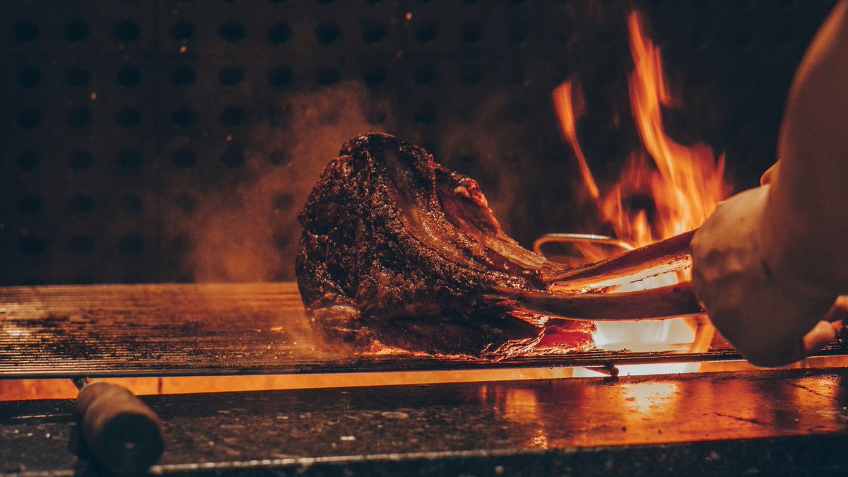 angusyouthaus's tweet image. 🥩 Knowing how to prepare a good steak, roast, or brisket connects you to the end product. Understanding what consumers experience helps you breed better cattle. 

f.mtr.cool/zzcqqqbejf 

#AngusYouthAustralia #AngusBeef #Cooking #LearnToCook #Steak