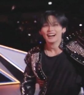 userlinoring's tweet photo. ☹️☹️ lets get him 3783 more awards https://t.co/18z9sWkufi