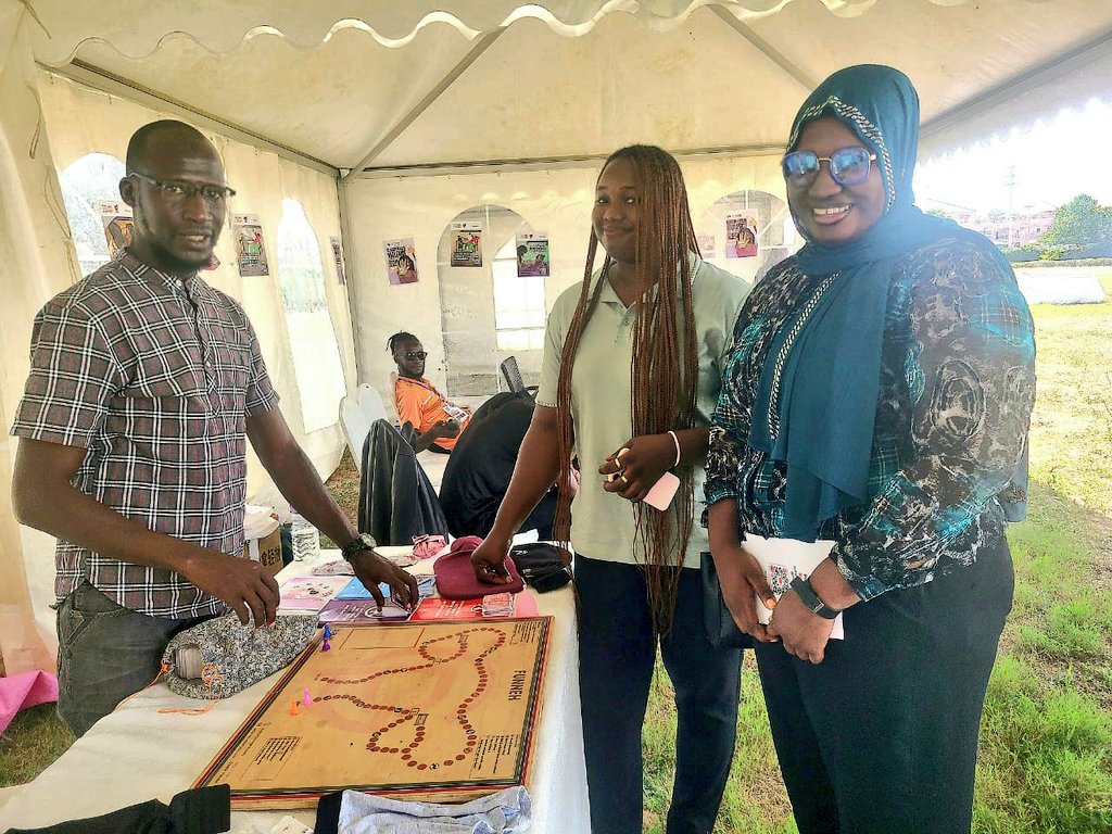 GirlsPrideGam's tweet image. An inspiring day at the Youth Sexual Health Festival organised by Project 21.

We showcased our SRHR innovations; from reusable pads,  period underwear to 3D models of the female reproductive system, and the Funneh Board Game.

We remain committed to championing Youth SRH in 🇬🇲.