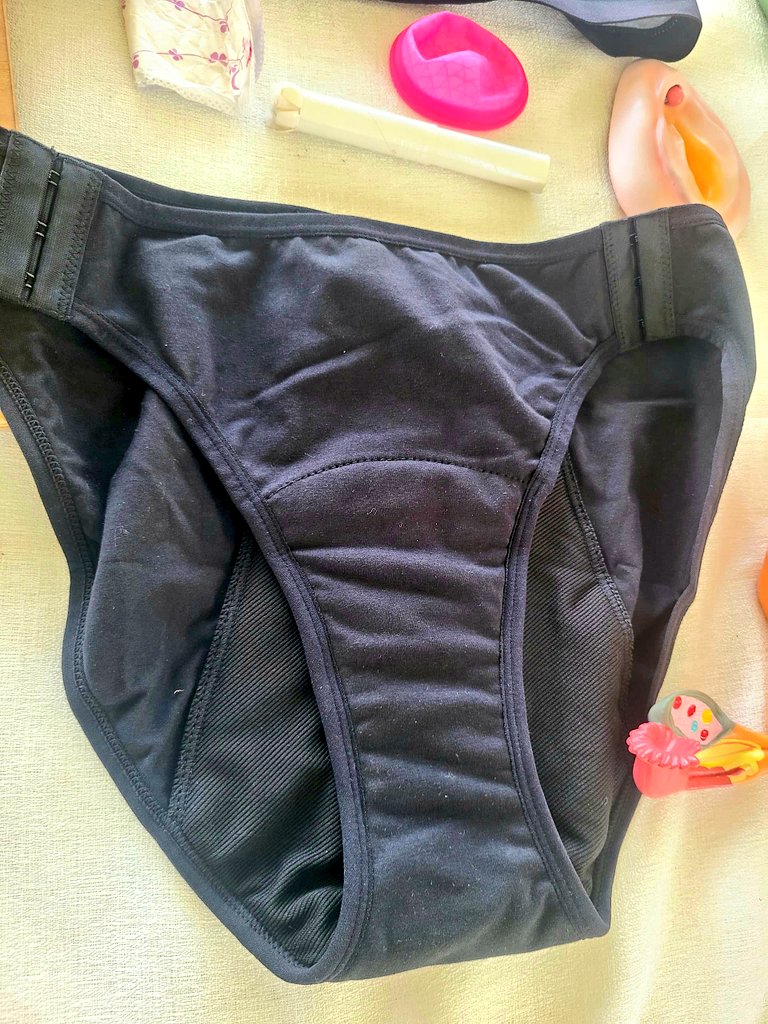 GirlsPrideGam's tweet image. An inspiring day at the Youth Sexual Health Festival organised by Project 21.

We showcased our SRHR innovations; from reusable pads,  period underwear to 3D models of the female reproductive system, and the Funneh Board Game.

We remain committed to championing Youth SRH in 🇬🇲.