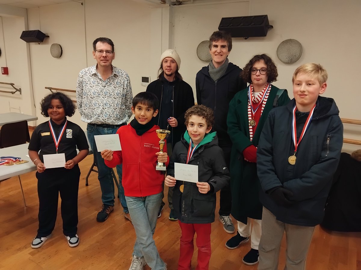 cavalier_tour's tweet image. [compétitions] #échecs #SaintMandé - 10ème open de Saint-Mandé : un tournoi sur trois weekends (oct./nov. 2025)  
➡️ 1er - Gabriel Plaidit (Saint-Mandé), 2e - Matei Mare (Noisiel), 3e - Cyril Haueur (Paris Tour Blanche)
👉 tinyurl.com/49neyrfy