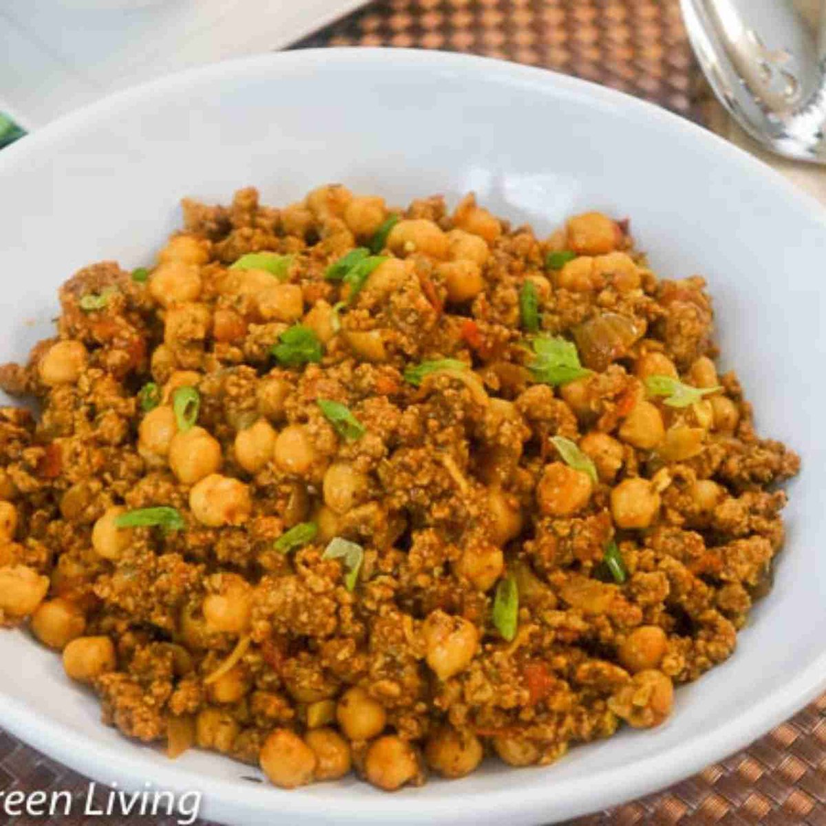 Turkey &amp; chickpeas for a lighter post-Thanksgiving meal. 🥗
caribbeangreenliving.com/ground-turkey-… 
#CaribbeanGreenLiving #LeftoverTurkey #CaribbeanRecipes #DayAfterThanksgiving #HolidayCooking #IslandCooking #TurkeyRecipes #ZeroWasteCooking #ComfortFoodIdeas