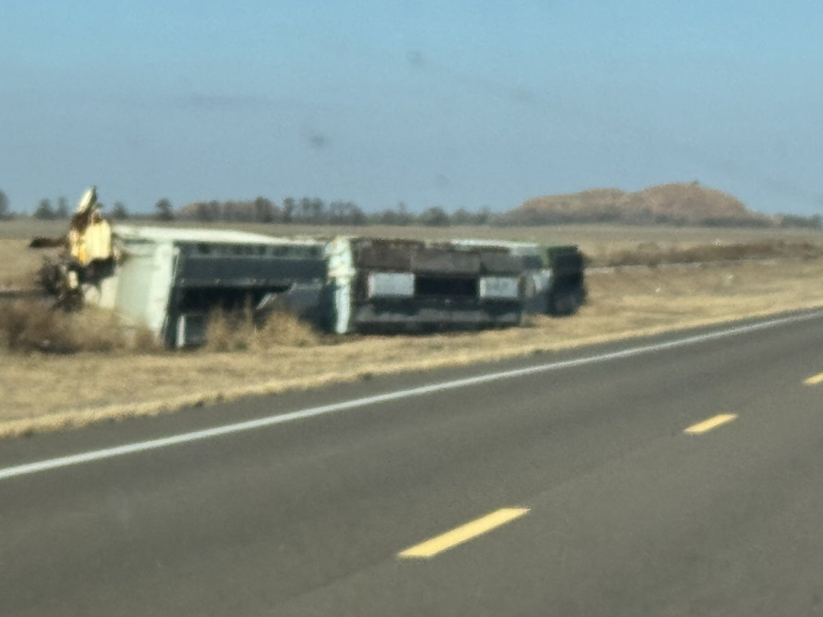 hackdba's tweet image. Snapped this derailment between outside of Hobart.