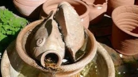tourscotland's tweet image. In my cottage tonight in chilly weather in Scone, #Perthshire. Tour #Scotland short 4K travel video Blog clip of the sight and sounds of a fish fountain in the #Pottery on #ancestry, #genealogy, family #history visit and trip to #Crail, East Neuk of #Fife tour-scotland-photographs.blogspot.com/2024/05/fish-f…