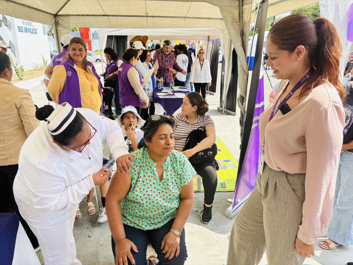 Esta vacunación es a nivel nacional y está dirigida a niños de 6 meses a 5 años, 11 meses, 29 días, adultos mayores, embarazadas, personas con enfermedades crónicas y personas con discapacidadi.