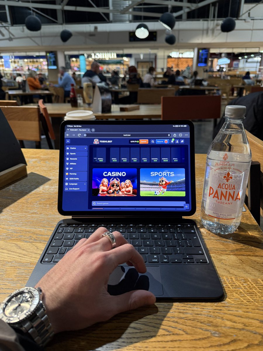 Clogs420's tweet image. Farming $Gamble on @ToshiBet while waiting for my flight🈺