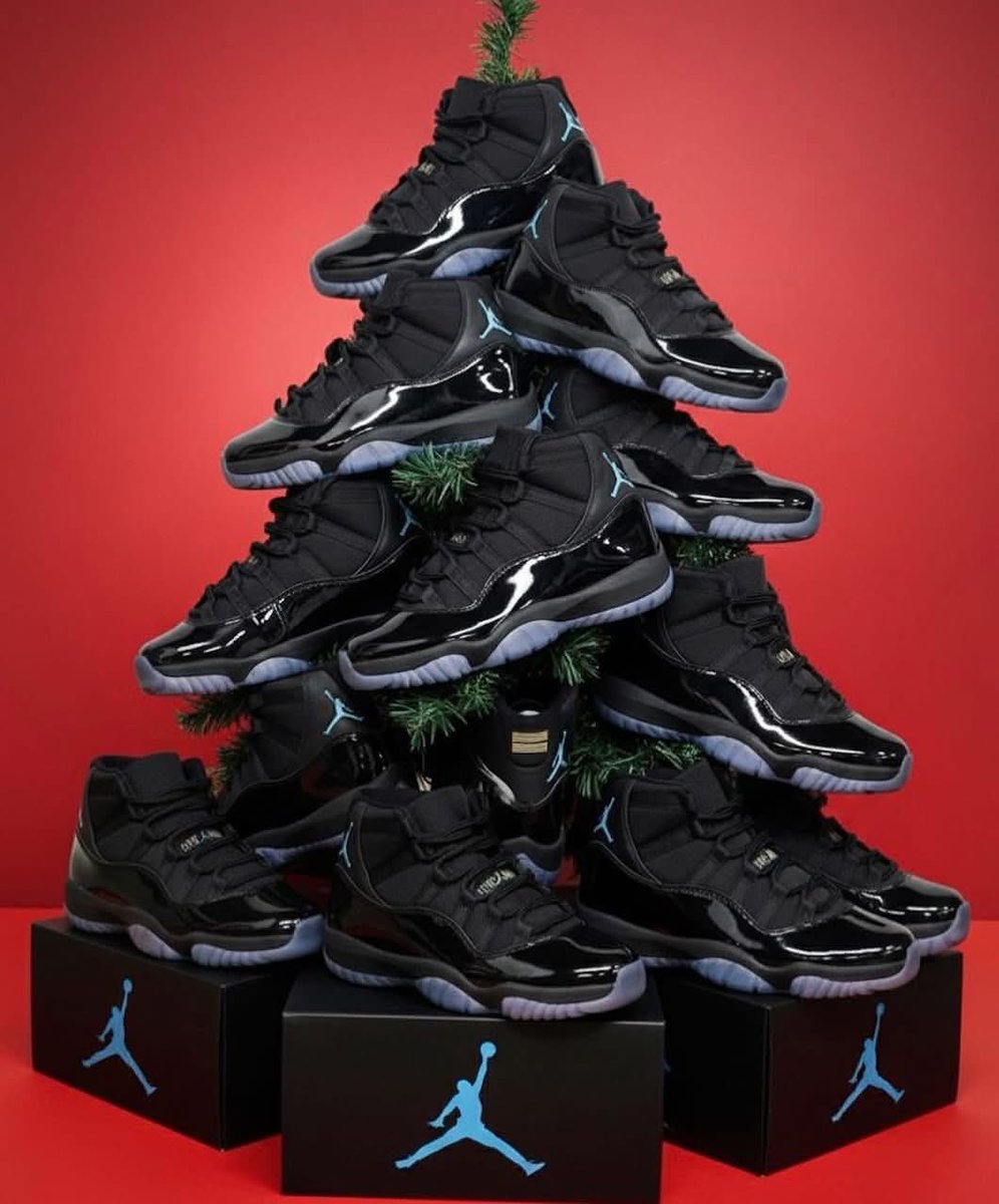 layxsnv's tweet image. Them what do you want for Christmas 
Me:  🖤🩵🖤🩵🖤🩵🖤🩵🖤🩵🖤