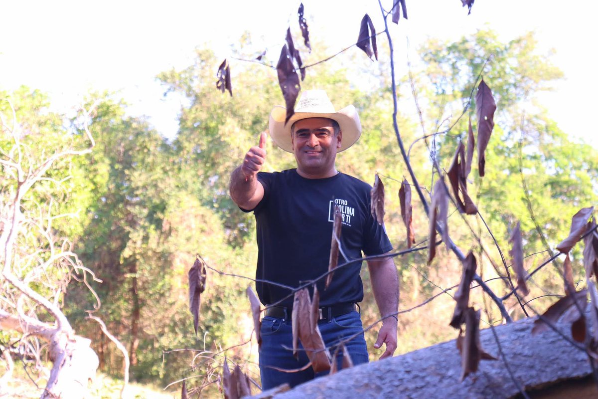 ¡Muy buenas tardes, Colima!

Seguimos en nuestros parques, jardines y areas verdes, por otro Colima mas verde y vivo. Cuidémoslos, son de todas y todos. Juntos construyamos #OtroColimaPorTi. 

Disfruten de este excelente sábado, les mando un abrazo con mucho cariño.