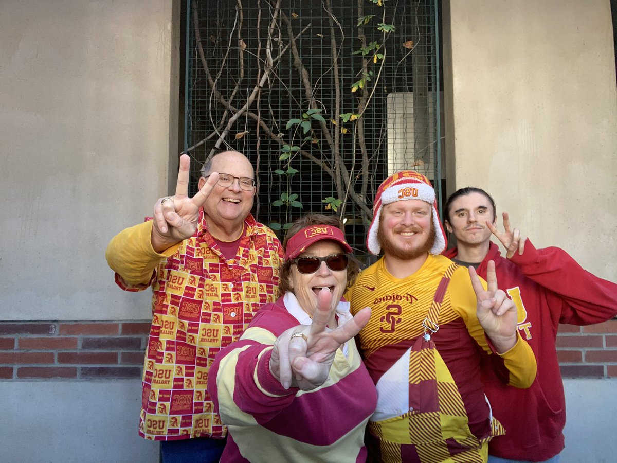 Dj_Zachattack's tweet photo. #uscselfie https://t.co/En3801TcK7