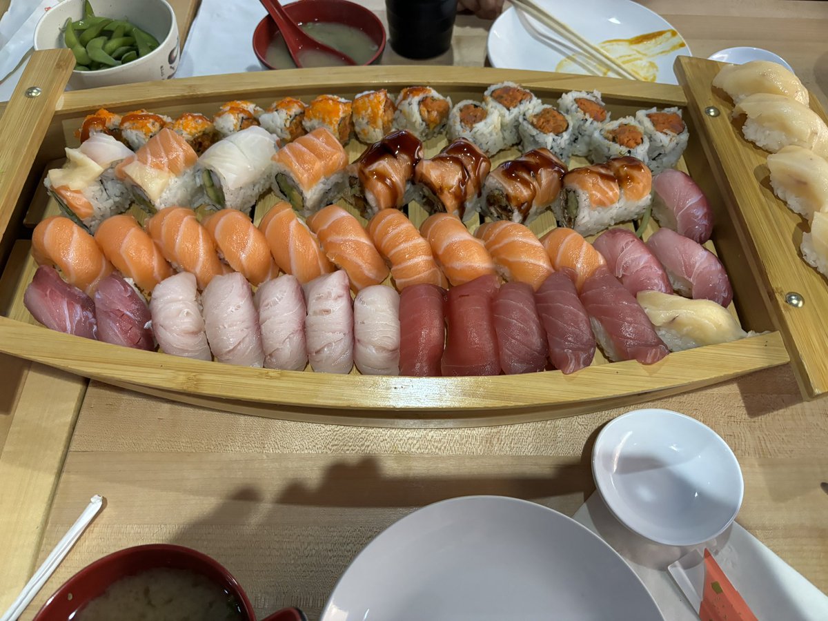 nirb_nirb's tweet image. 昨日食べたお寿司の食べ放題なやつ