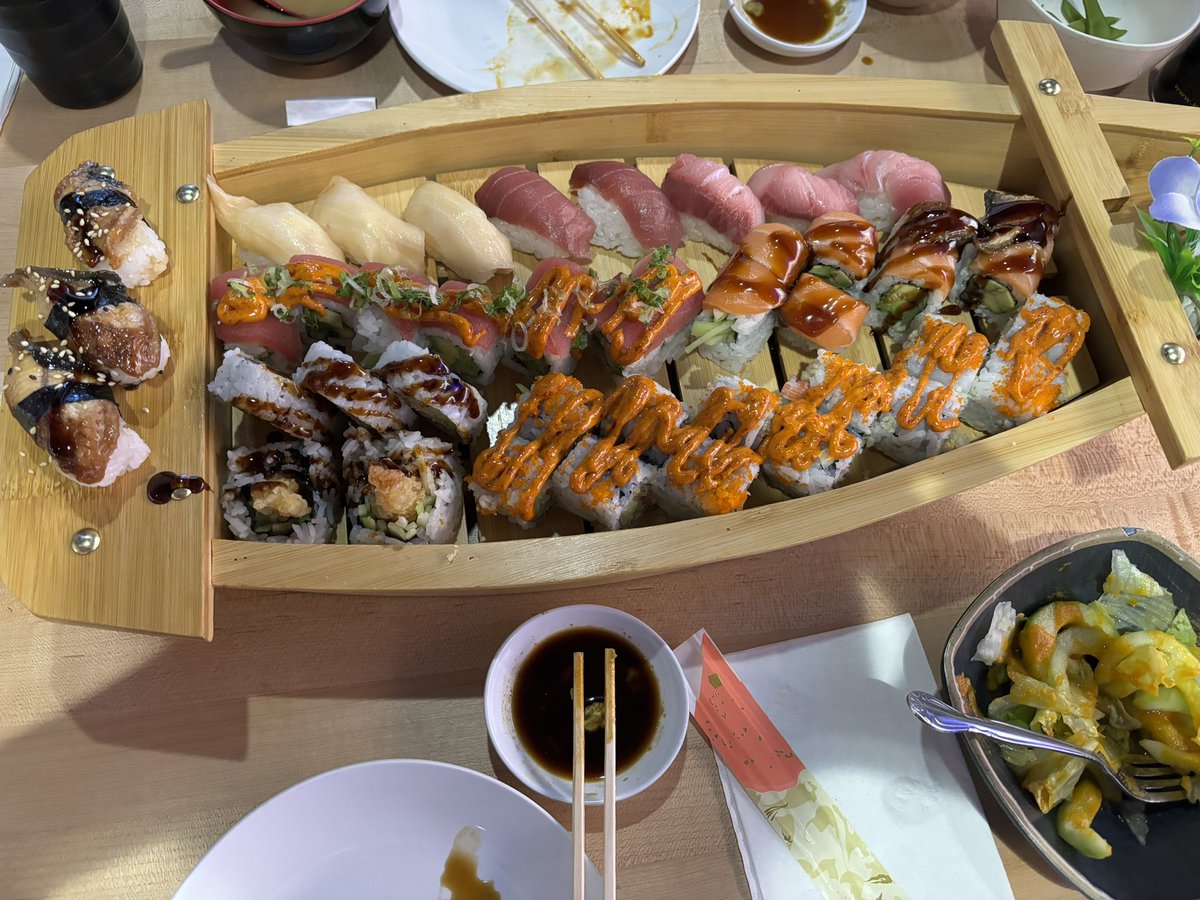 nirb_nirb's tweet image. 昨日食べたお寿司の食べ放題なやつ