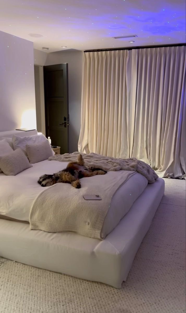 emssbby's tweet image. is it just me who would kill for madisons bedroom?