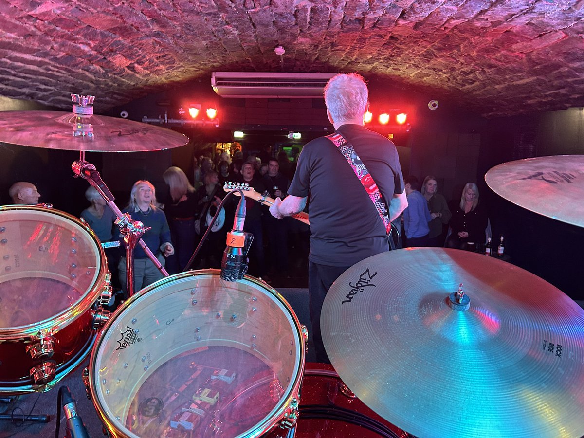 Drumslinger's tweet image. Another cracking afternoon gig @BannermansBar. We’ve been resident here every Saturday since December 2002. It’s Edinburgh’s version of Liverpool’s Cavern Club. Some say it’s even better. Come on down and decide for yourself. 3:30-5:30pm. 212 Cowgate, Edinburgh. Free Entry.