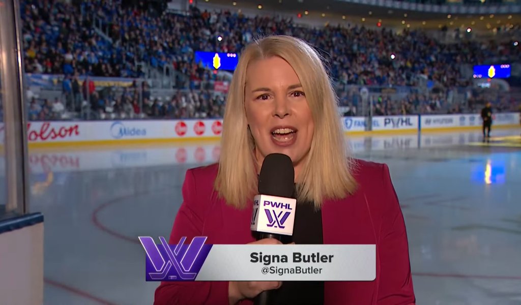 MMyrick29's tweet image. From @CocaColaClsm in Toronto home of @MapleLeafs&apos;s @TheAHL affiliate team the @TorontoMarlies, Follow @dponticelliTV, @BeckyKellar + @signabutler in progress where  @PWHL_Toronto has a 1-0 jailbreak vs. @PWHL_Boston. Tune in to @NESN &amp;amp; @CBCsports now. @thepwhlofficial