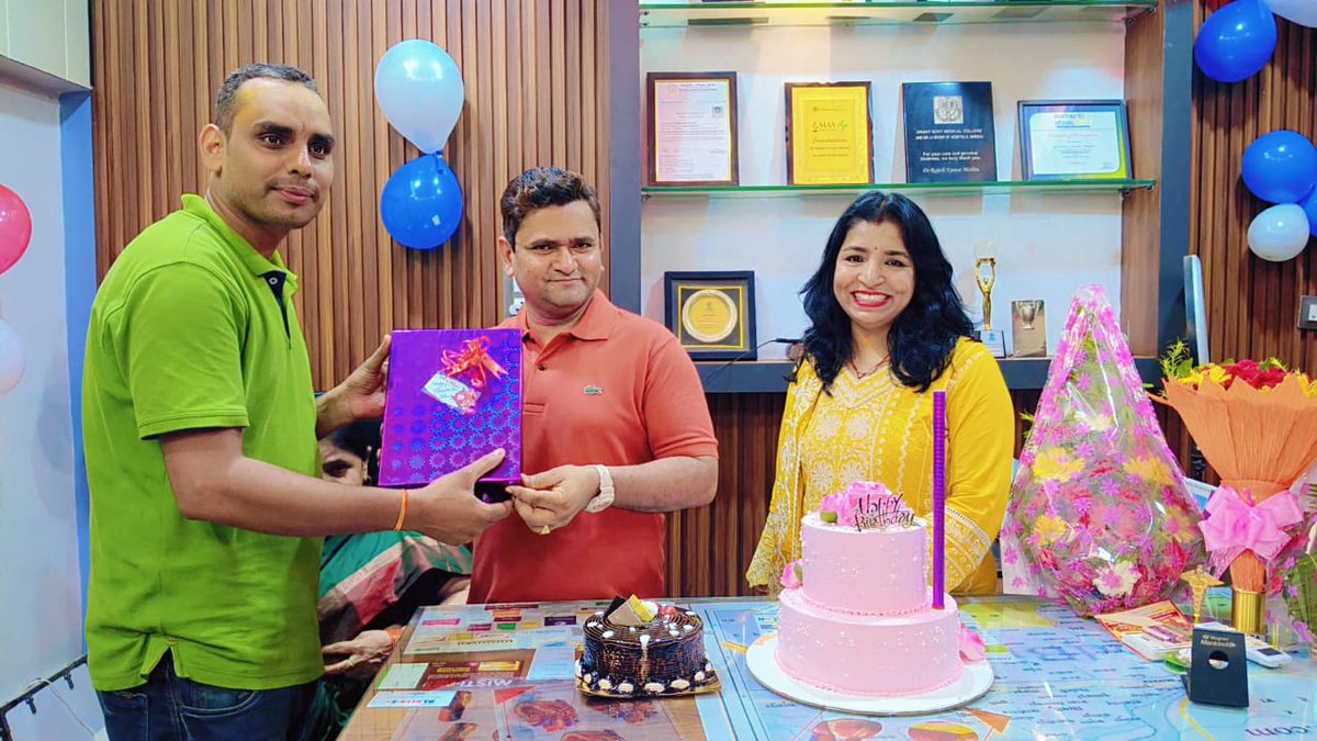 बक्सर के प्रसिद्ध चिकित्सक पूर्व मेडिकल सुप्रिटेंडेंट आदरणीय बड़े भाई <a href="/drrajeshbuxar/">Dr Rajesh Mishra</a> जी (MBBS, MD) और भाभी डॉ अनामिका मिश्रा जी (BDS, MDS) को वैवाहिक वर्षगांठ एवं सुखद दाम्पत्य जीवन की हार्दिक शुभकामनाएं | 🙏