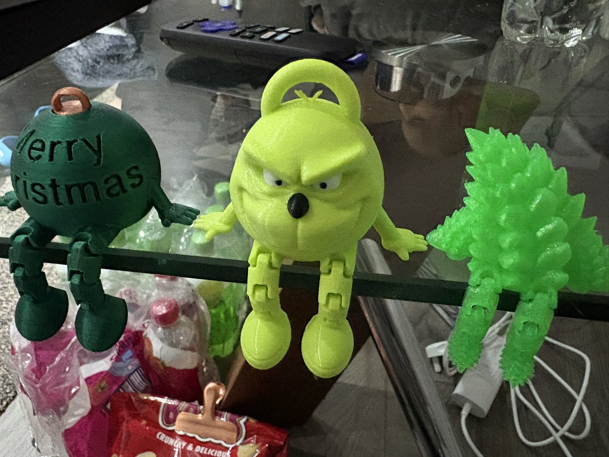 I went to a little local Christmas market today with my parents and little nephew.
3D printing seems to feature heavily but I was rather taken with these. They did my the little grinches and bauble for a fiver. The tree was £1.50. Bargain!
